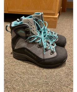 Fly And Field Outfitters - Online Flyfishing Shop Simms Womens Vaportread Wading Boots W/ Studs Size 6 - Used